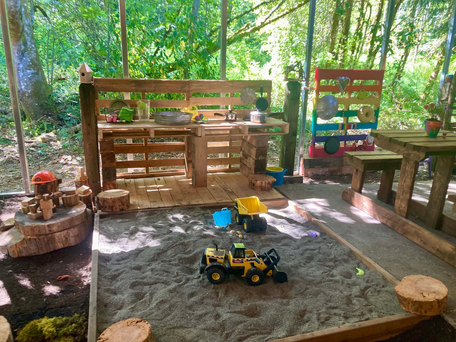 Mudkitchen and music wall